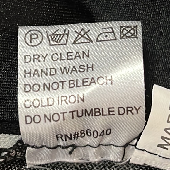 Lily and Taylor zip blazer with Embellished zipper pull and zipper area. - Picture 8 of 10